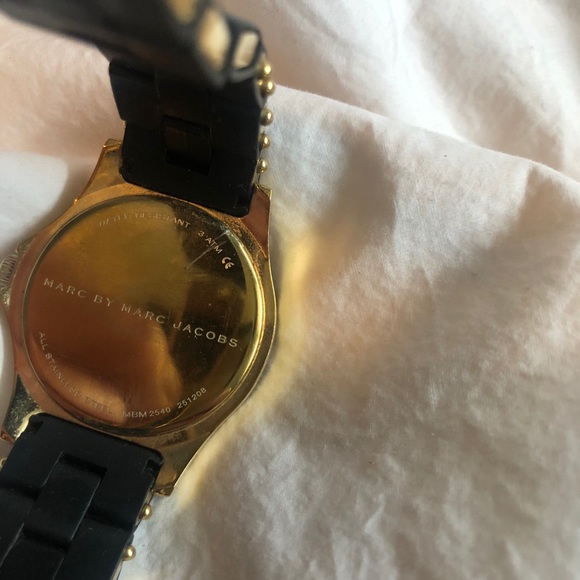 Marc Jacobs Black and Gold Watch - Picture 7 of 7
